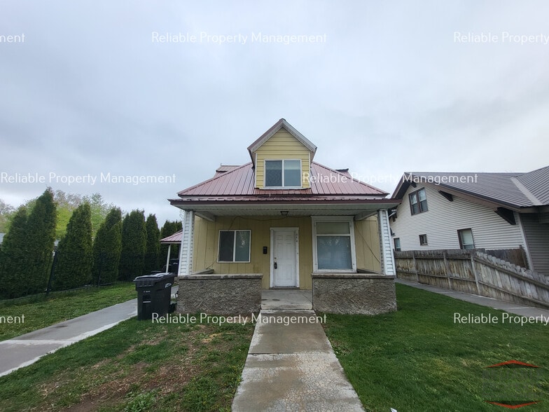 Building Photo - 674 N Water Ave