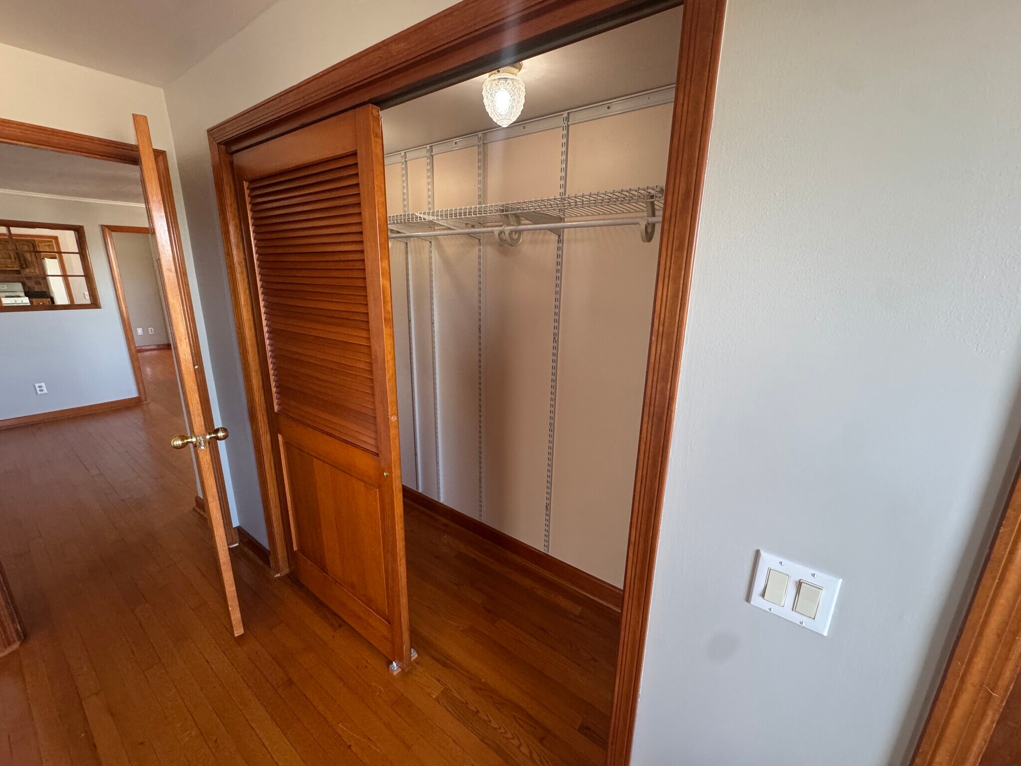 Large Closets - 102 E Liberty St