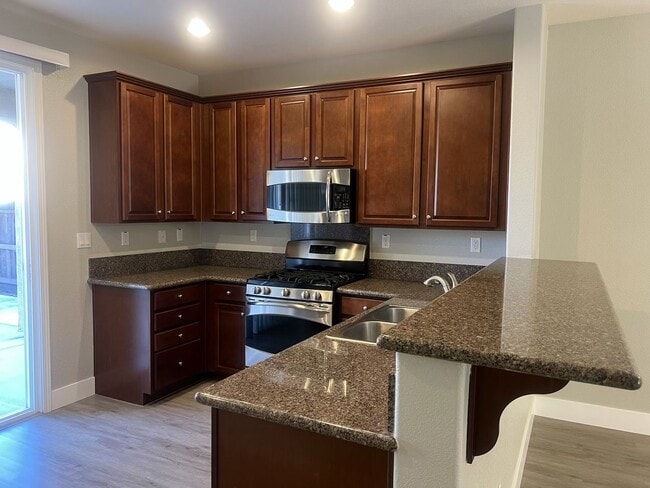 Building Photo - Charming Single-Story 3BR Home in Sacramen...