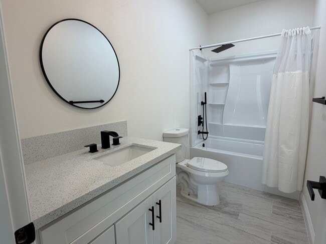 Building Photo - 4465 Gilchrist Dr