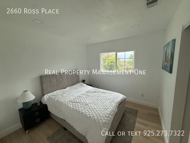 Building Photo - 2660 Ross Pl