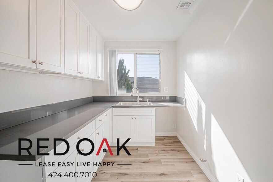 Building Photo - 1327 Laurel Ave