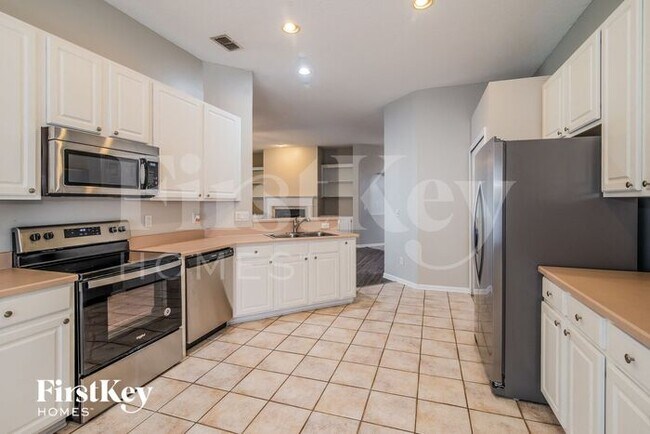 Building Photo - 528 Millhouse Ln