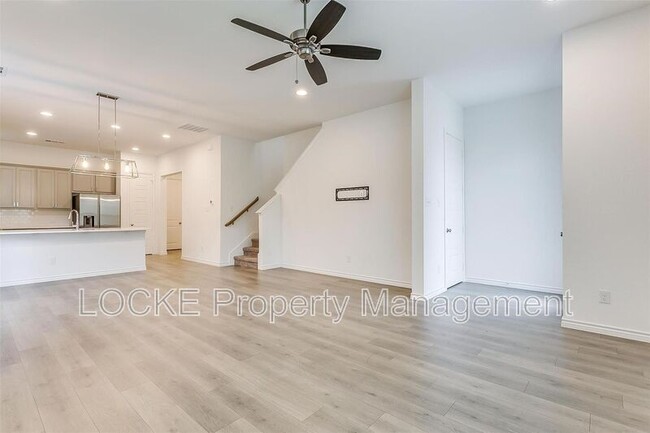 Building Photo - 205 Athenia Dr