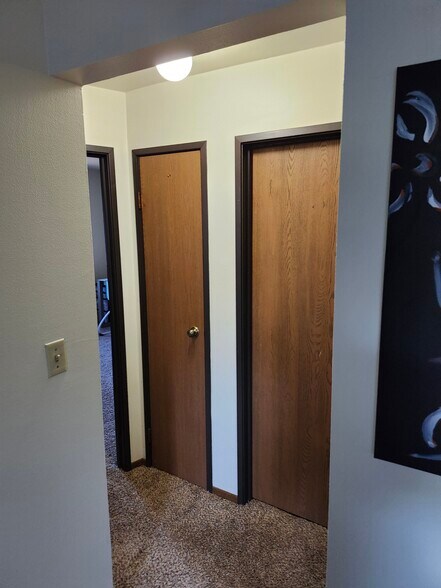 Building Photo - W157N11455 Hilbert Ln