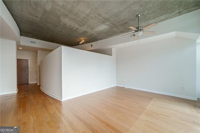 Building Photo - 3300 Windy Ridge Pkwy SE