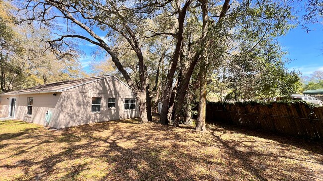 Building Photo - BEAUTIFUL 3 Bedroom 2 Bathroom home in Apopka