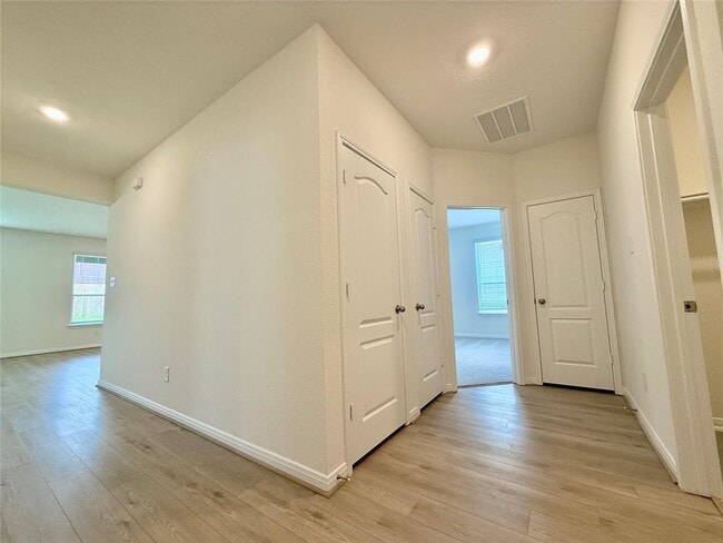 Building Photo - 18227 Dahlia Dale Dr