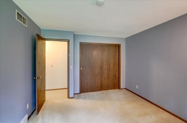 Building Photo - Parkwood Hills – Spacious 4 Bedroom, 3 Bat...
