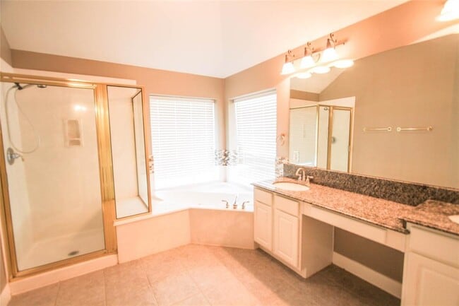 Building Photo - 6006 Briar Hill Ct