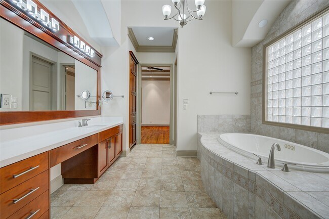 Building Photo - 5346 Val Verde St