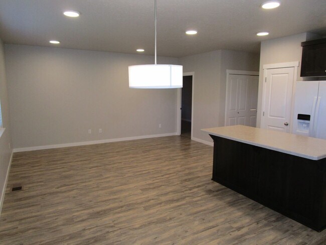 Building Photo - 0598