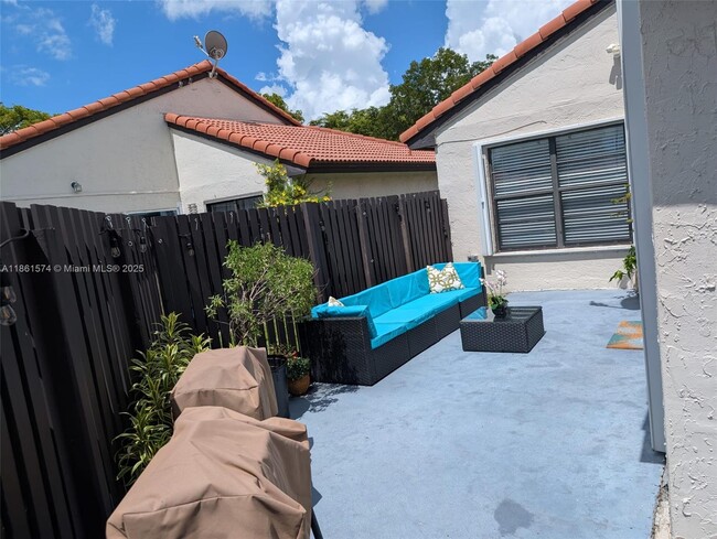 Building Photo - 15260 SW 45th Terrace