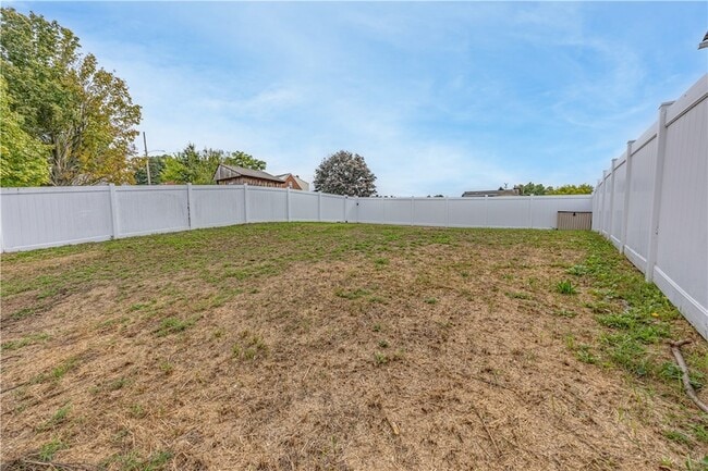 Building Photo - 552 Stephens St