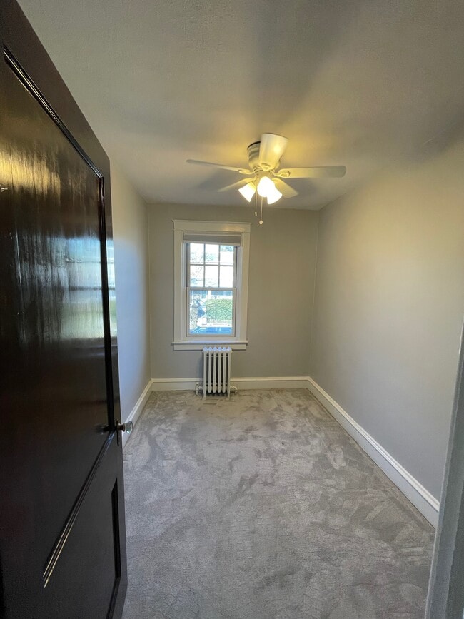 Building Photo - 714 3rd St