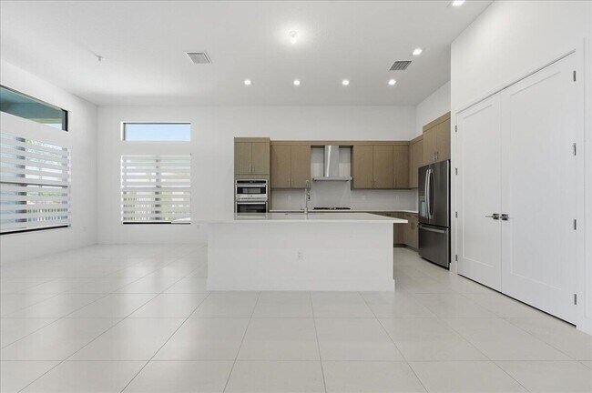 Building Photo - 9971 Migration Pt