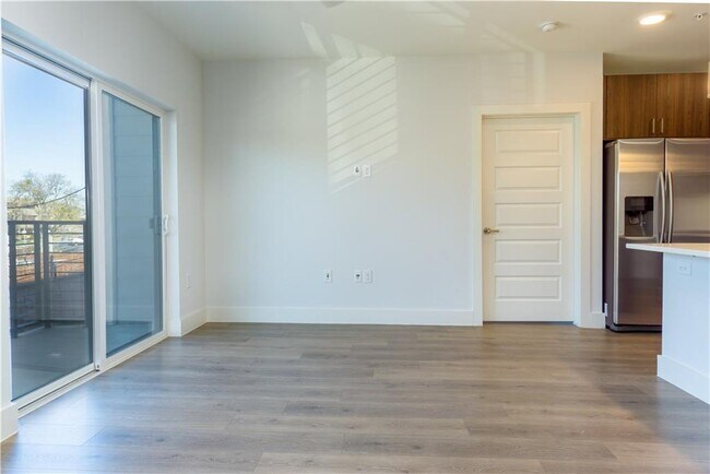 Building Photo - 2213 Poquito St