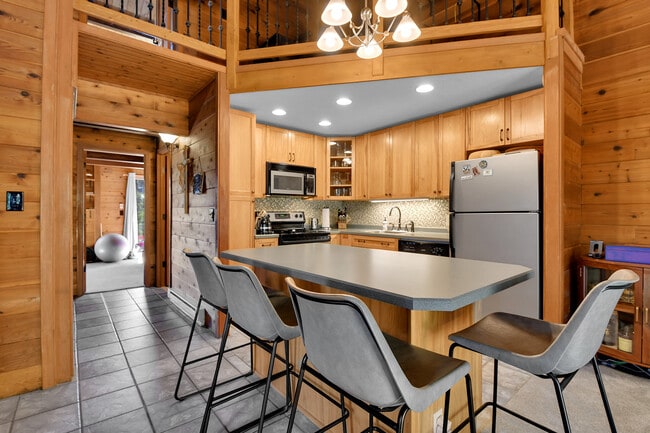 Building Photo - 30666 Sun Creek Dr
