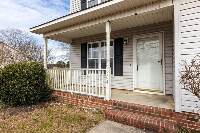 Building Photo - 204 Landmark Dr