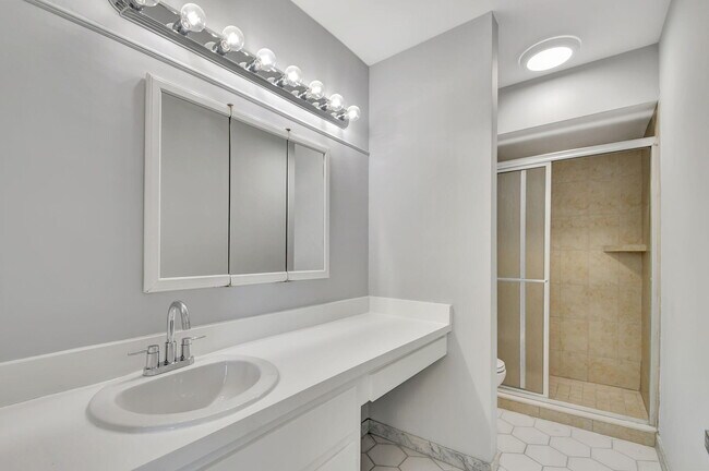 Building Photo - 4185 Turnberry Cir