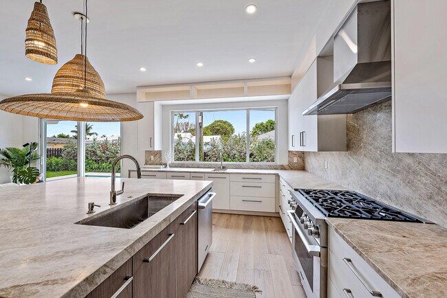 Building Photo - 310 Edmor Rd