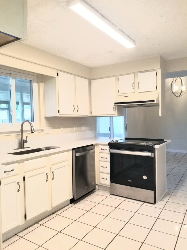 Building Photo - 2473 Wattle Tree Rd W