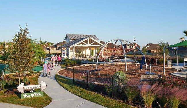 Building Photo - 216 Hollister Dr