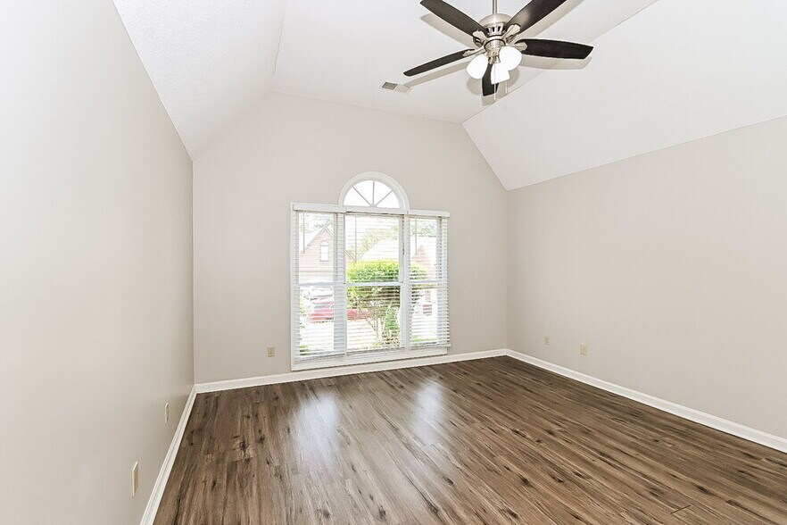 Building Photo - 1740 Meadow River Cove