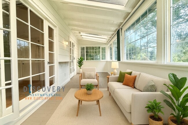 Building Photo - Elegant Modern Montclair Retreat Designed ...