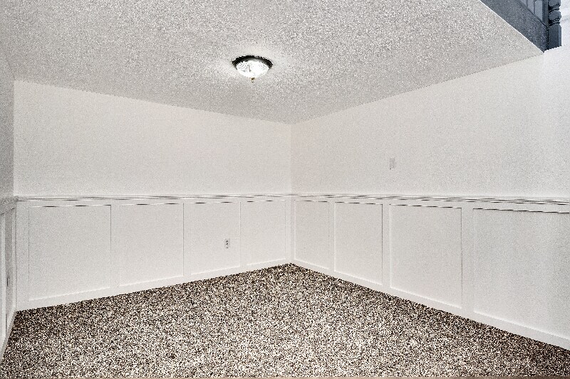 Building Photo - 731 E Division St