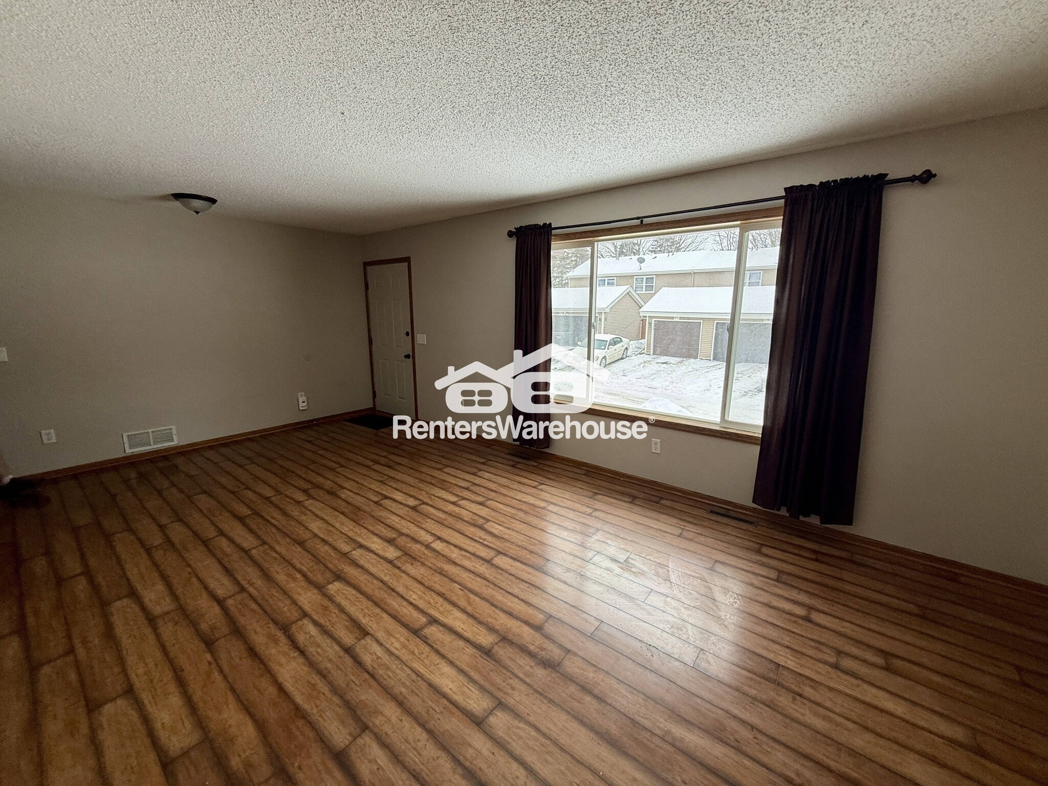 Building Photo - 6762 Gretchen Ct N