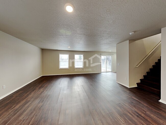 Building Photo - 6384 S White Cliff Ave
