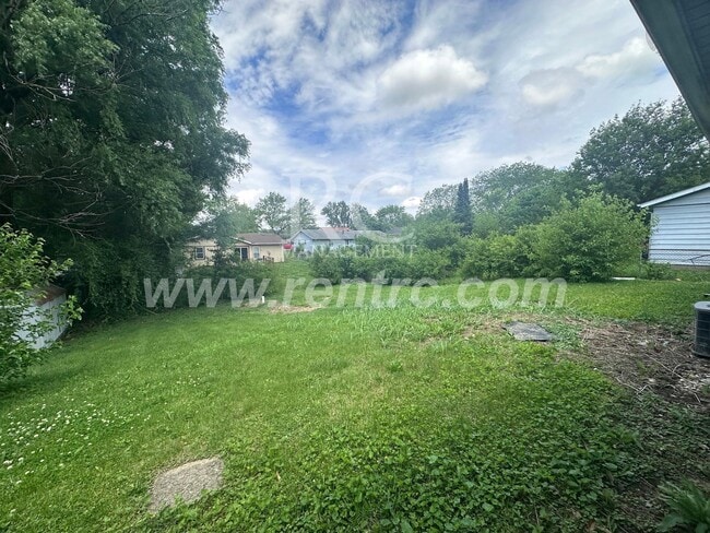 Building Photo - 917 Timberline-