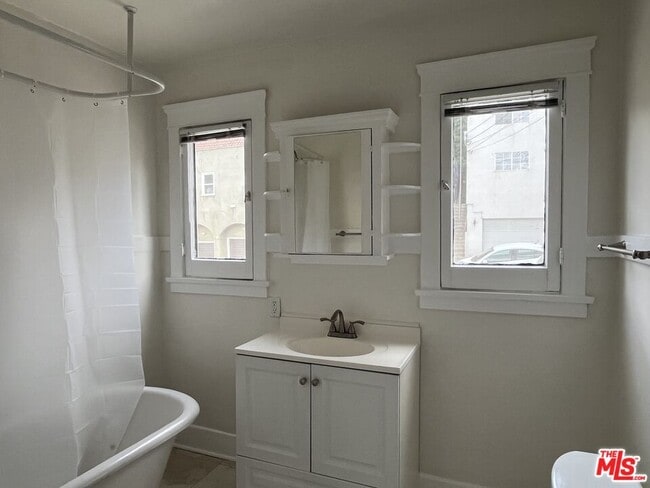 Building Photo - 1667 Golden Gate Ave