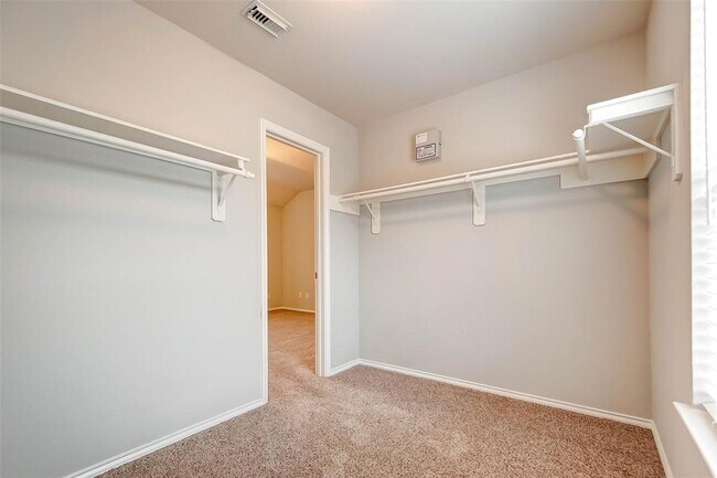 Building Photo - 1718 Redwing Cove Dr