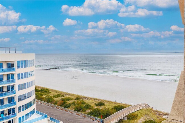 Building Photo - 360 Shore Rd