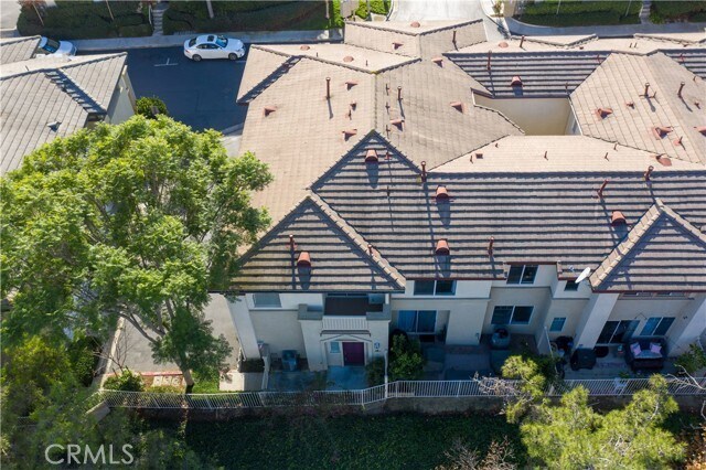 Building Photo - 17 Aurora