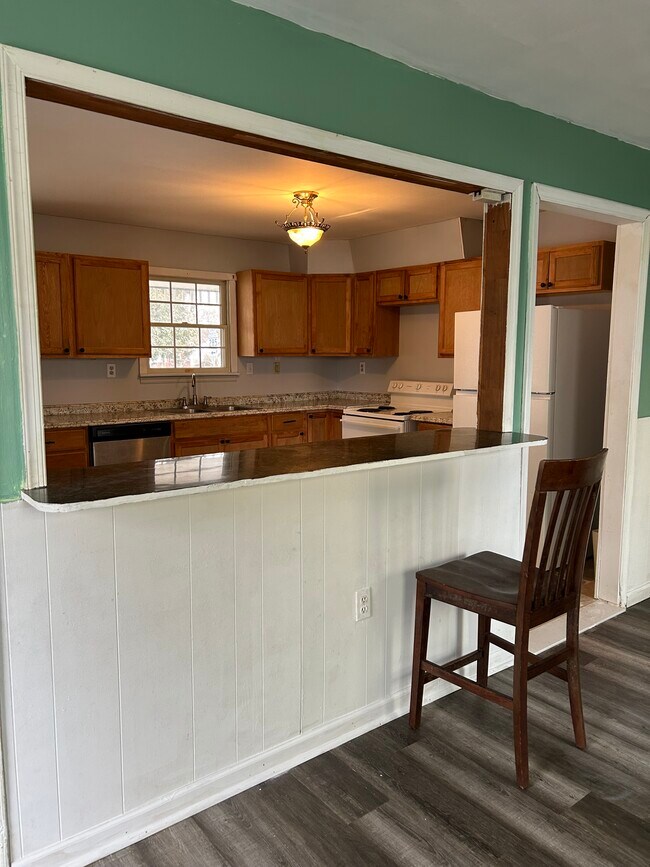 Building Photo - 201 Lock St