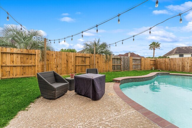 Building Photo - 4318 Raintree Ct