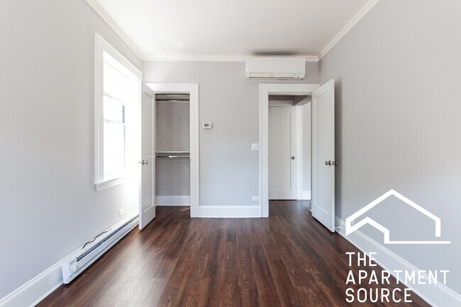 Building Photo - 817 W Lakeside Pl