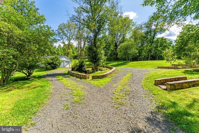 Building Photo - 5519 Hopewell Rd