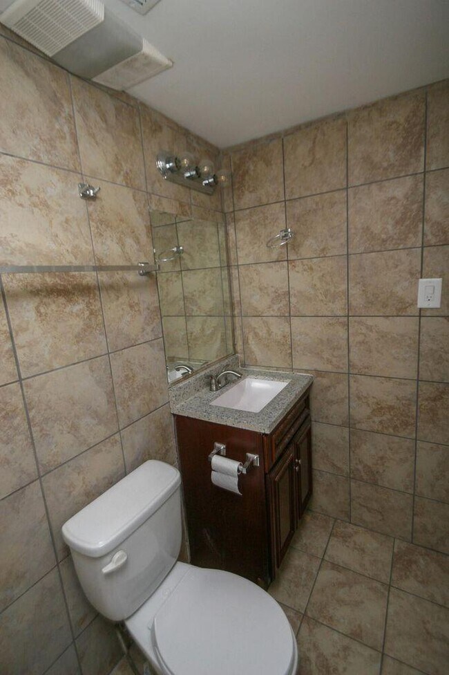 Building Photo - 1080 Arapaho Ave