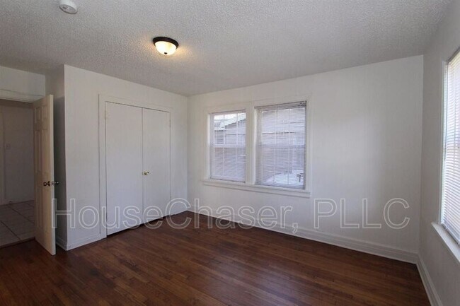 Building Photo - 2203 20th St
