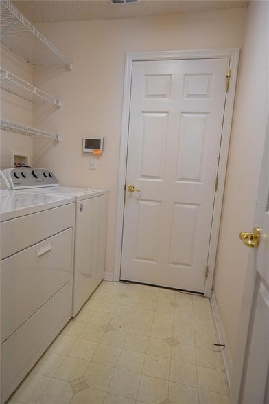 Building Photo - 3559 Capland Ave