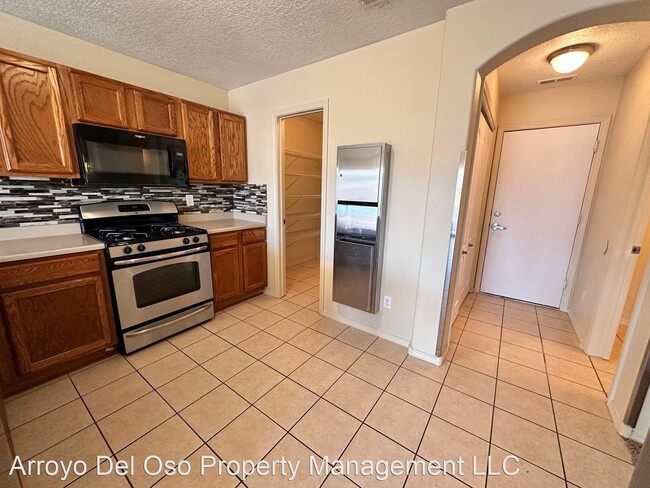 Building Photo - 3 br, 3 bath House - 790 Purple Aster Aven...