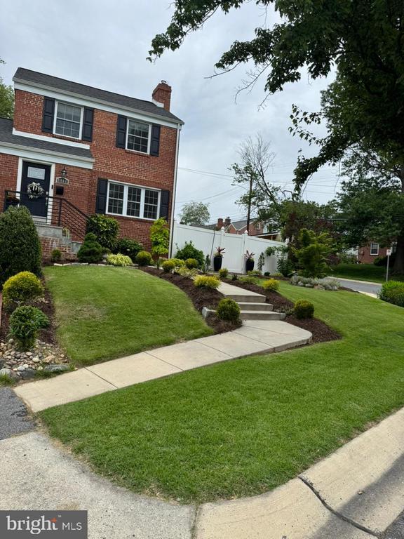 Building Photo - 9006 Linton St