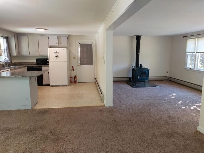 Building Photo - 6 Woodland Ct