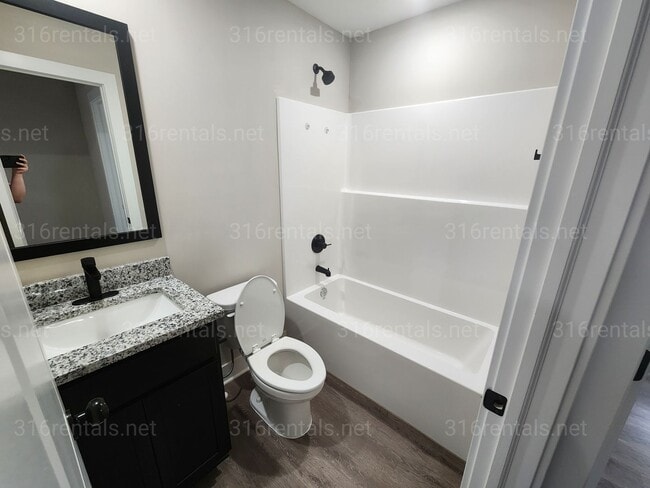 Building Photo - 5258 N Plumthicket St