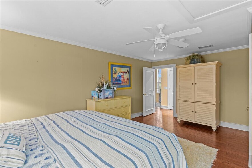 Building Photo - 200 Asphodel Dr