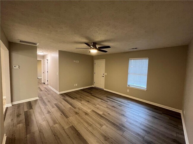 Building Photo - 6590 A C Smith Rd